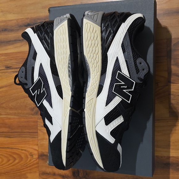 NEW Balance 1906U Black Sea Salt Magnet White - Picture 5 of 6